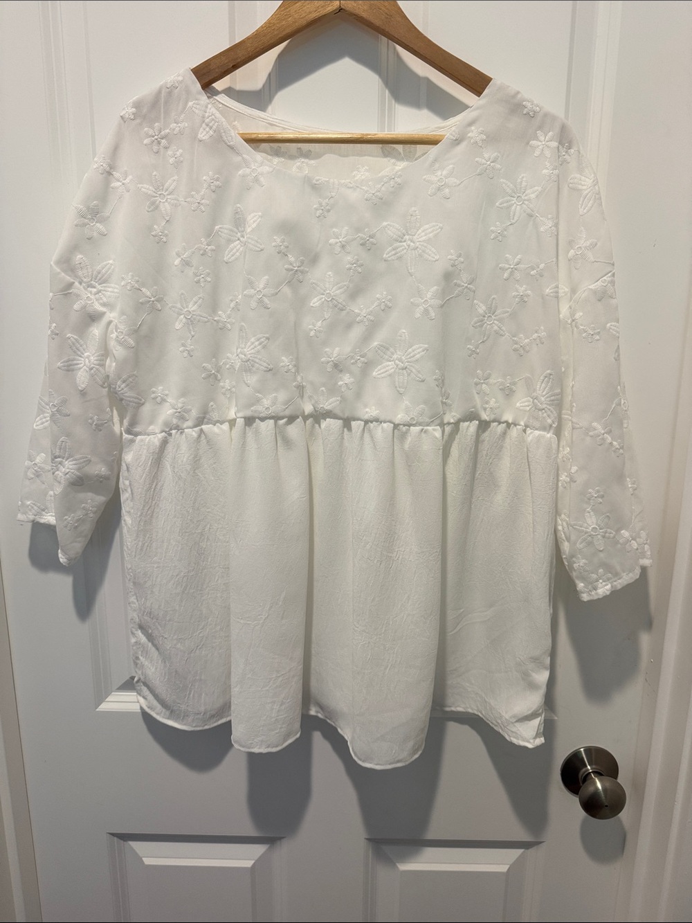 SHEIN White Floral Embroidered Peplum Tunic